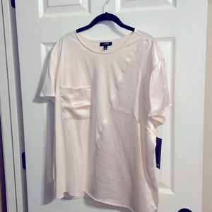 Pink t-shirt with Satin accent.